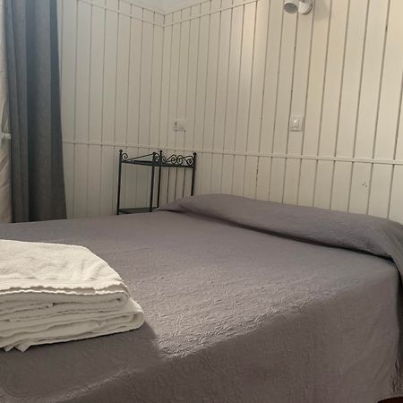 Hostal Alcobia Seville Exterior photo